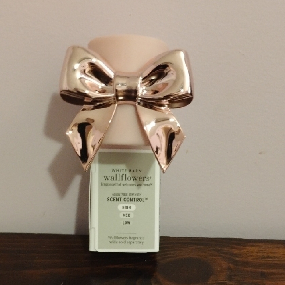 White Barn Wallflowers Plug-In with Pink Bow